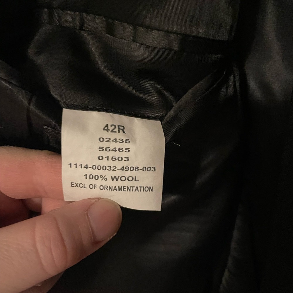 2 piece suit in great condition! - Picture 3 of 4